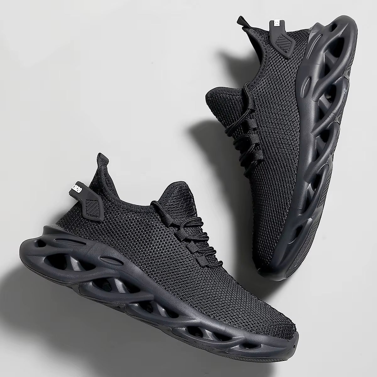 Men's Lightweight Breathable Mesh Sneakers for Outdoor Activities and Jogging