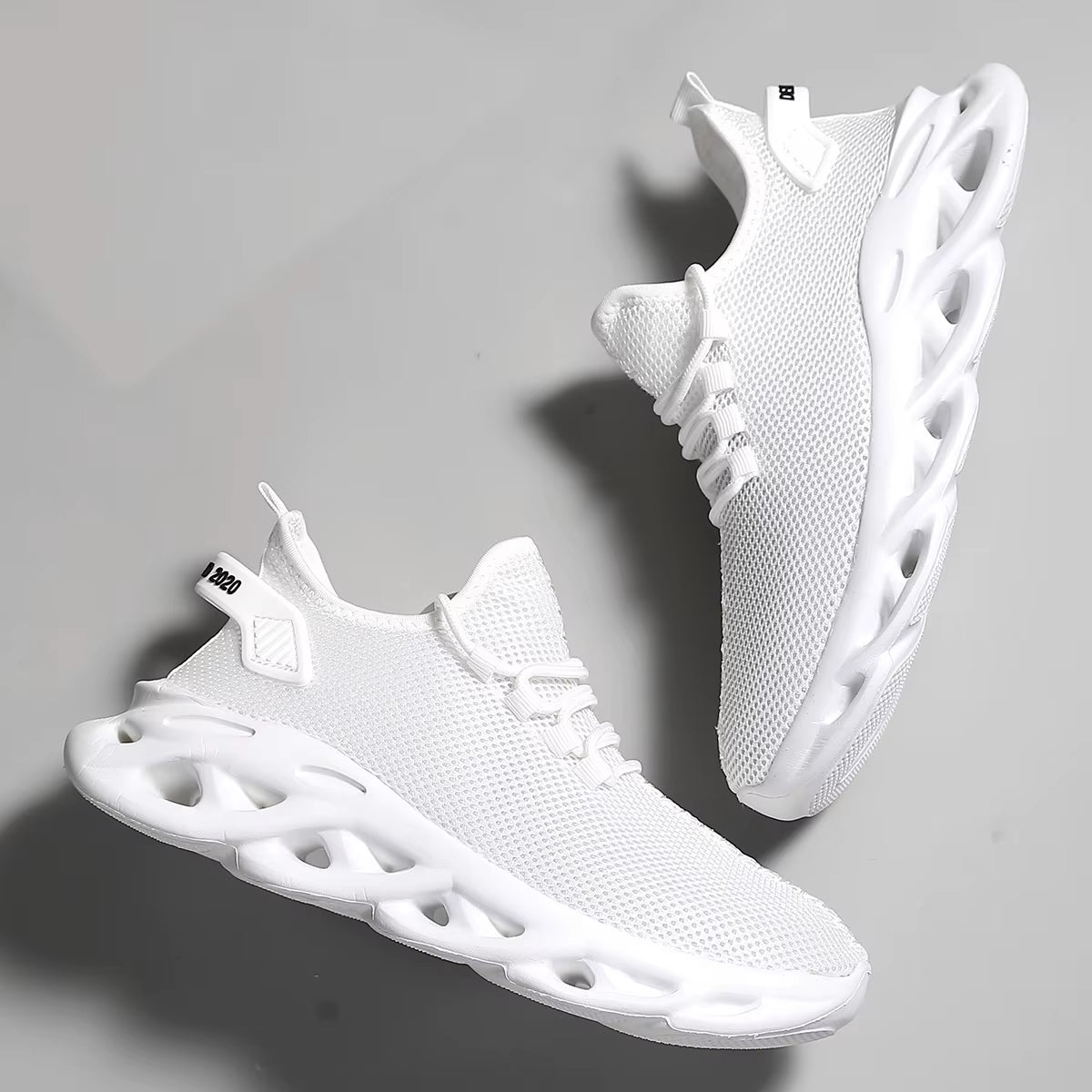 Men's Lightweight Breathable Mesh Sneakers for Outdoor Activities and Jogging